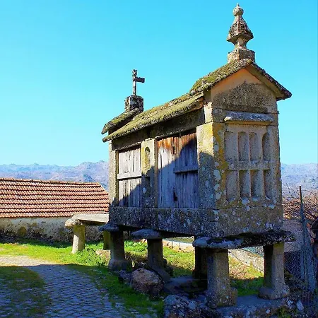 Casa Do Faqueiro De Casas Brioso Semesterbostad Outeiro (Tras-Os-Montes)