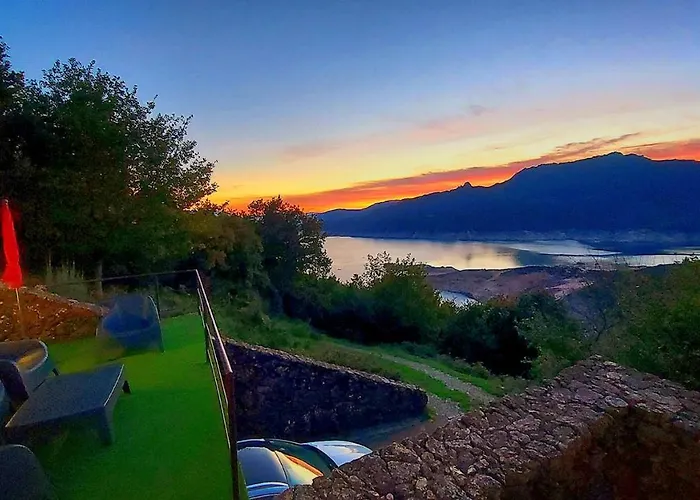 Casa Do Faqueiro De Casas Brioso