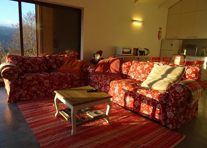 Casa Do Faqueiro De Casas Brioso * Outeiro (Tras-Os-Montes)